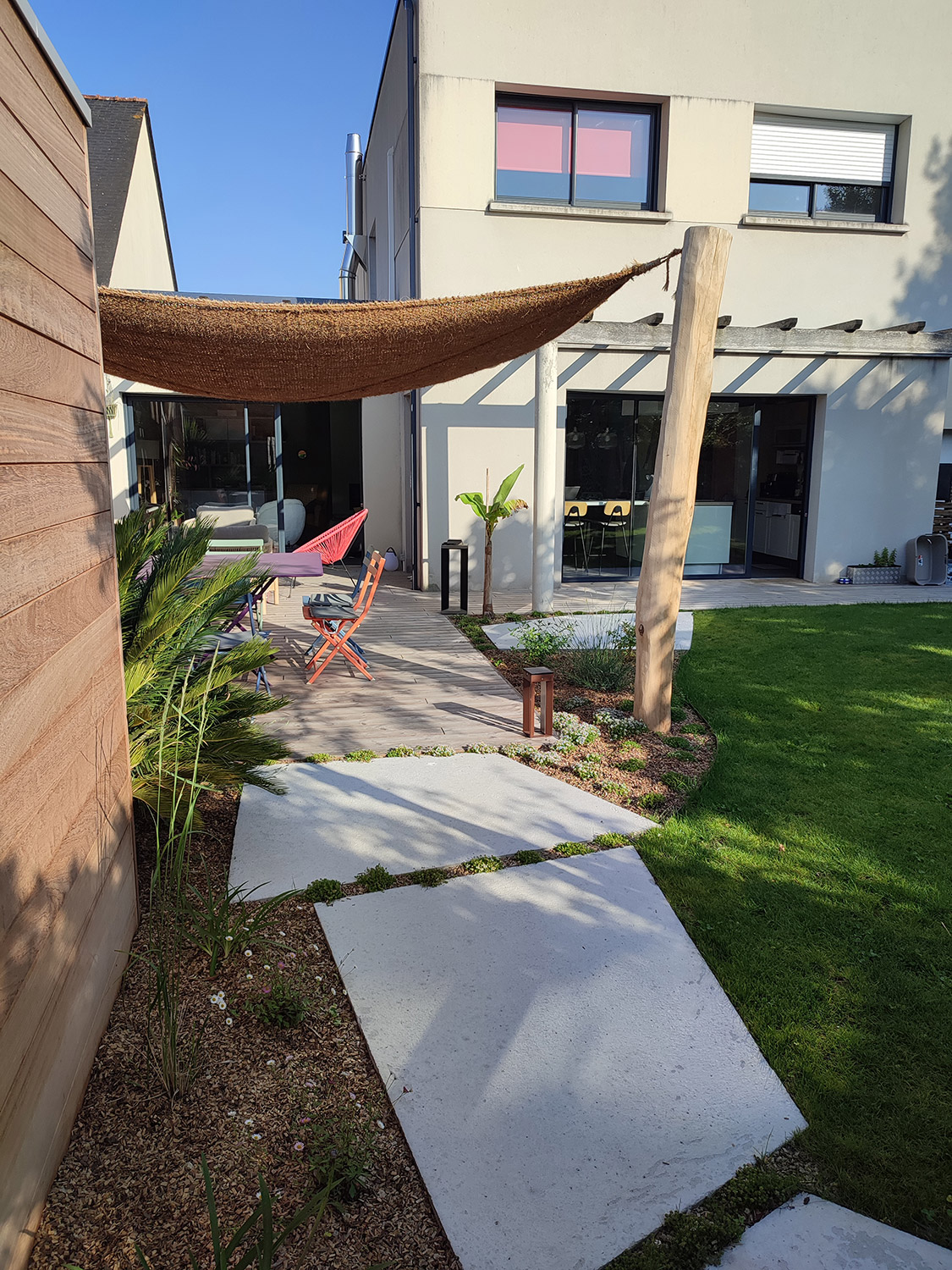 poteaux bois pour jardin balinais à Angers